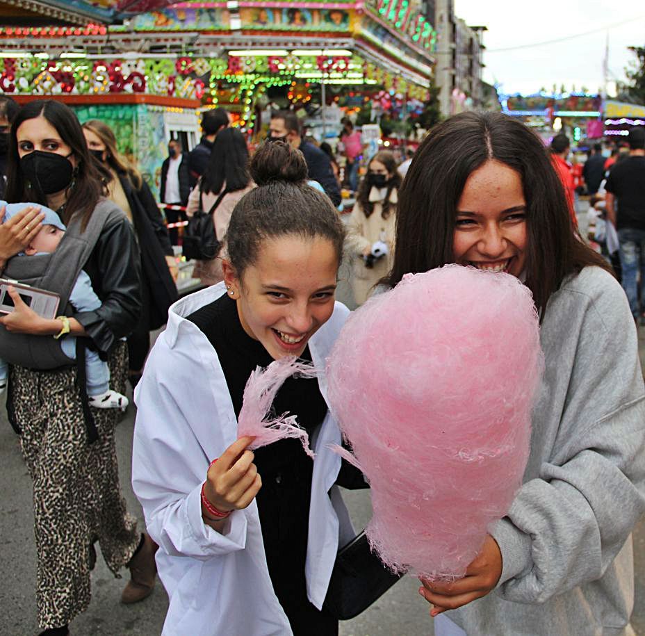 Algodón de azúcar, un clásico de las fiestas. |   // BERNABÉ/ANA AGRA