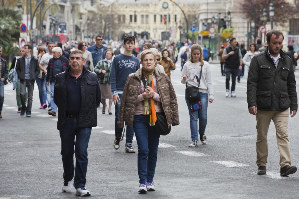 La plaza del Ayuntamiento, también llena en Semana Santa