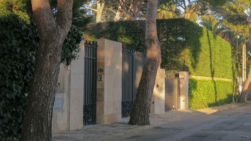 Entrada a las villas de la familia del exgobernador de Samara Vladímir Artyakov en la Costa Brava.