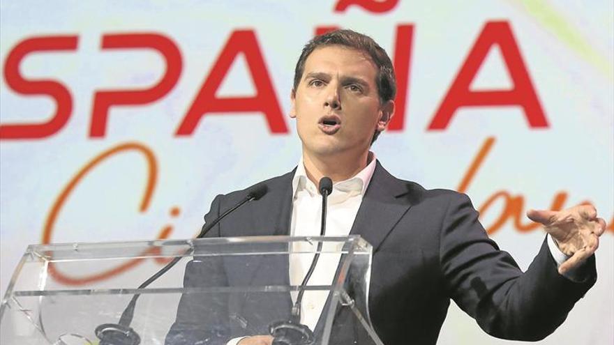 Albert Rivera reclama «levantar España» frente al secesionismo