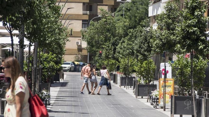 Finalizan las obras en ocho zonas verdes o infantiles de Cáceres