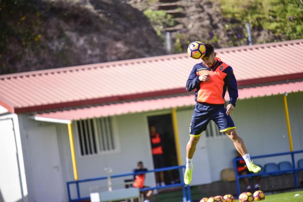 Entrenamiento UD Las Palmas en Barranco Seco ...