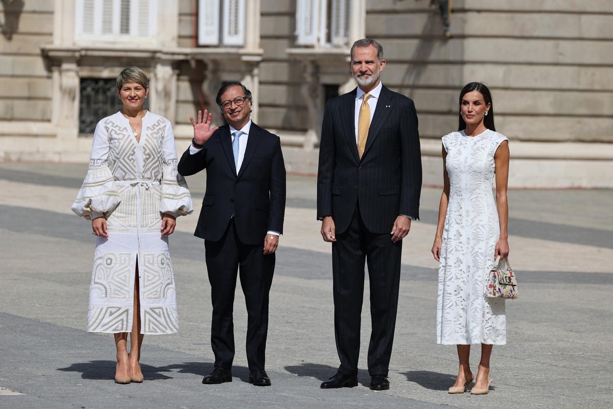 Los Reyes de España con el presidente de Colombia y su esposa en el Palacio Real.
