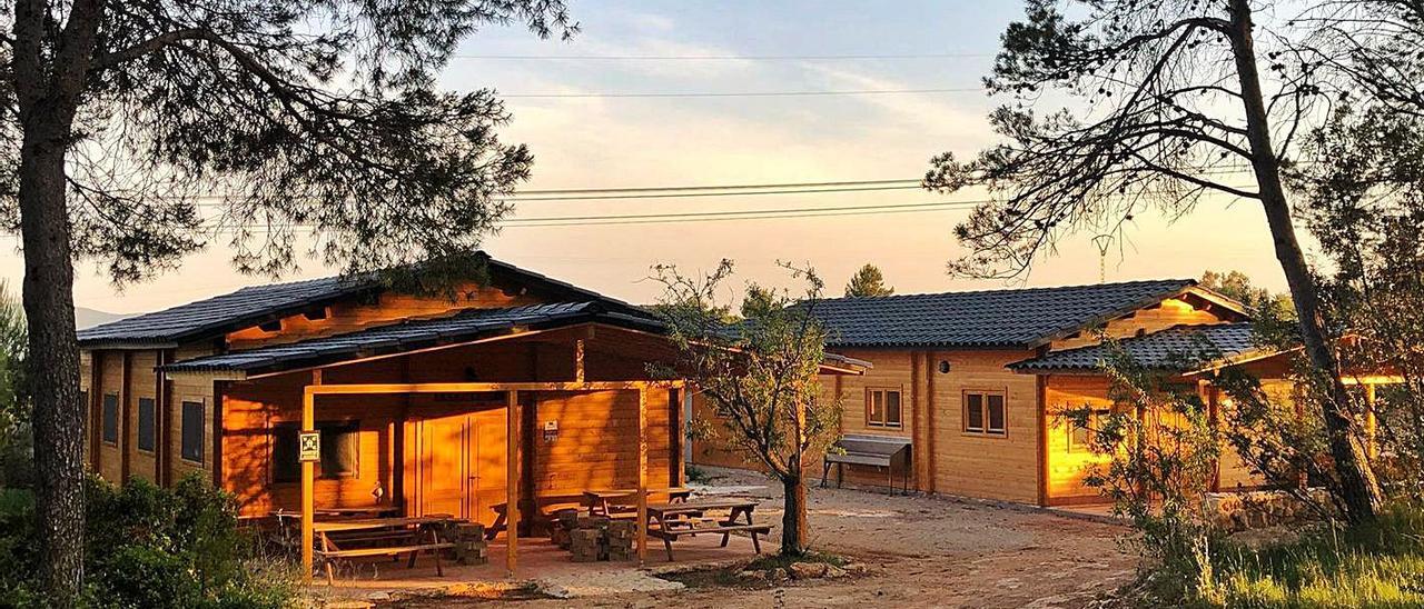 Imagen del comedor del campamento La Serrana en la Comunitat Valenciana.  | LEVANTE-EMV