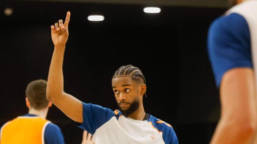 Pedro Martínez mantiene dudas para el Virtus Bologna - Valencia Basket