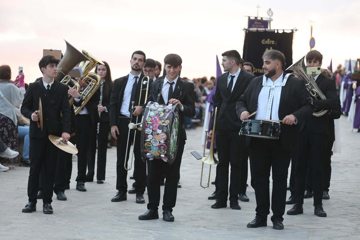 Las mejores imágenes de la procesión del Santo Entierro del Viernes Santo en Santa Eulària