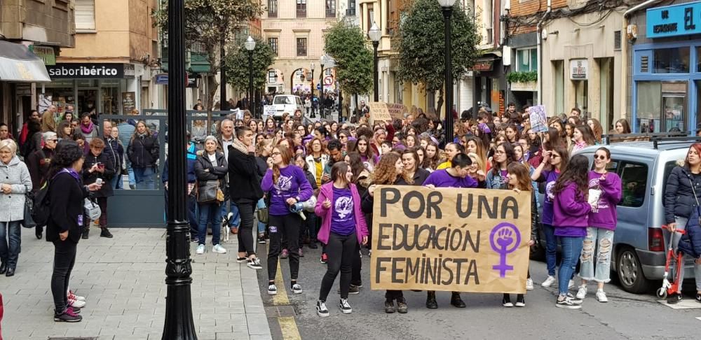 8-M en Asturias: El feminismo inunda las plazas