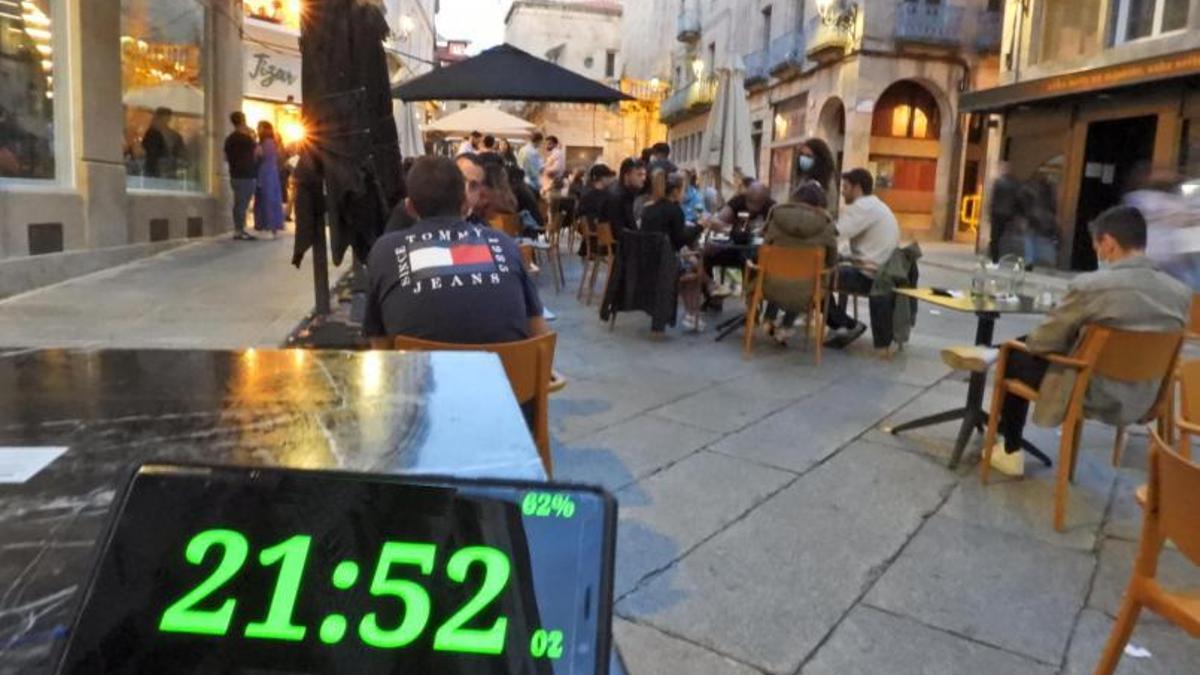 Una terraza en Ourense, ya sin toque de queda.