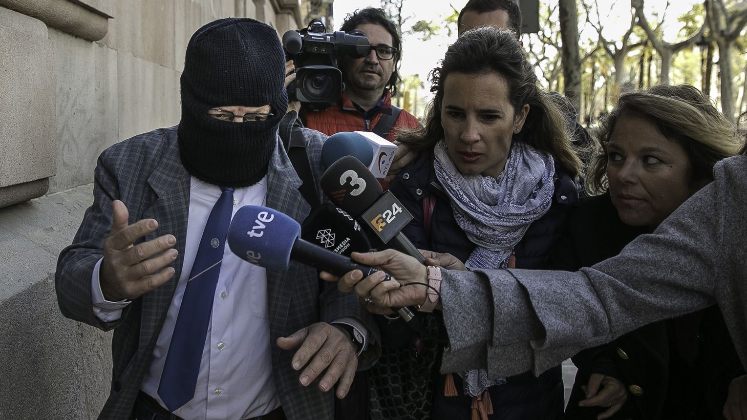 Joaquín Benítez, entrando en la Audiencia de Barcelona / JOAN CORTADELLAS