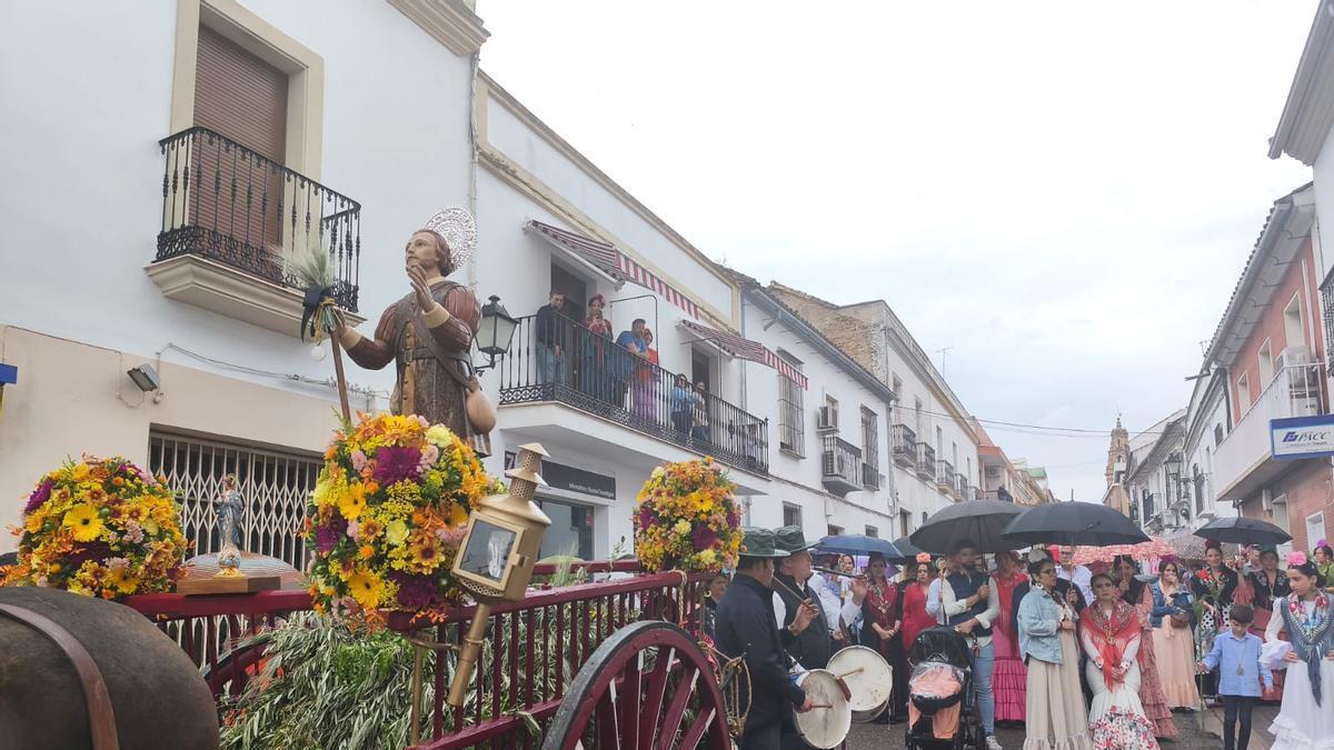 Romería de San Isidro en Bujalance en un sábado de tiempo inestable.