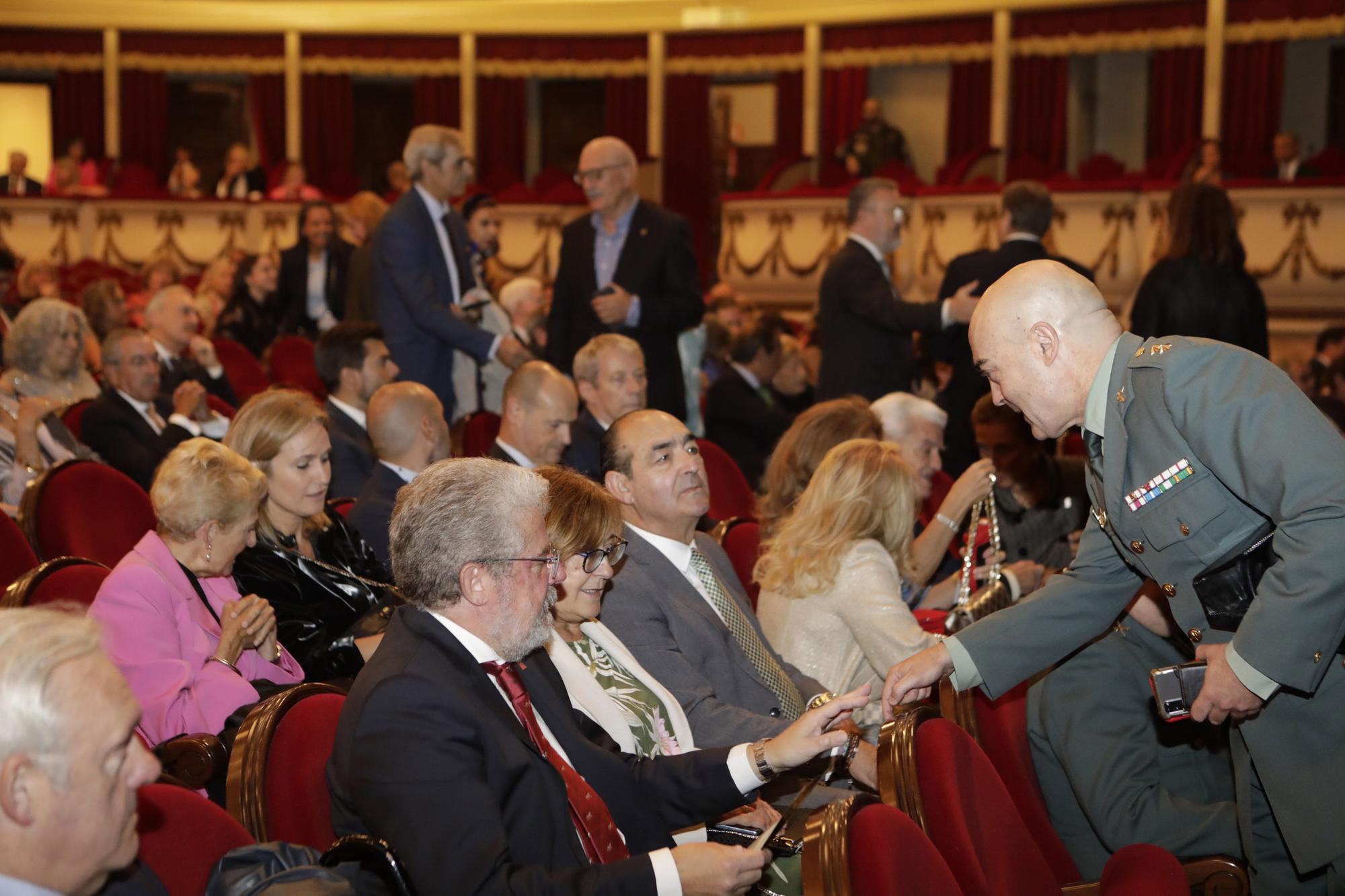 Entrega de la Medalla de Oro de la ciudad a la Fundación Ópera de Oviedo