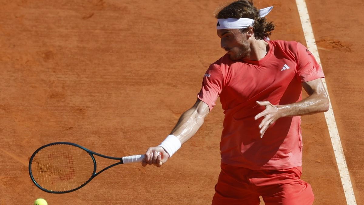 Tsitsipas, durante un partido