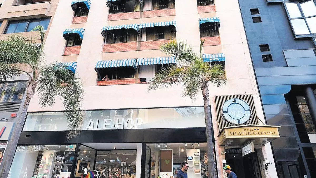 Resignación entre los hoteleros de Canarias en el primer día del registro de viajeros