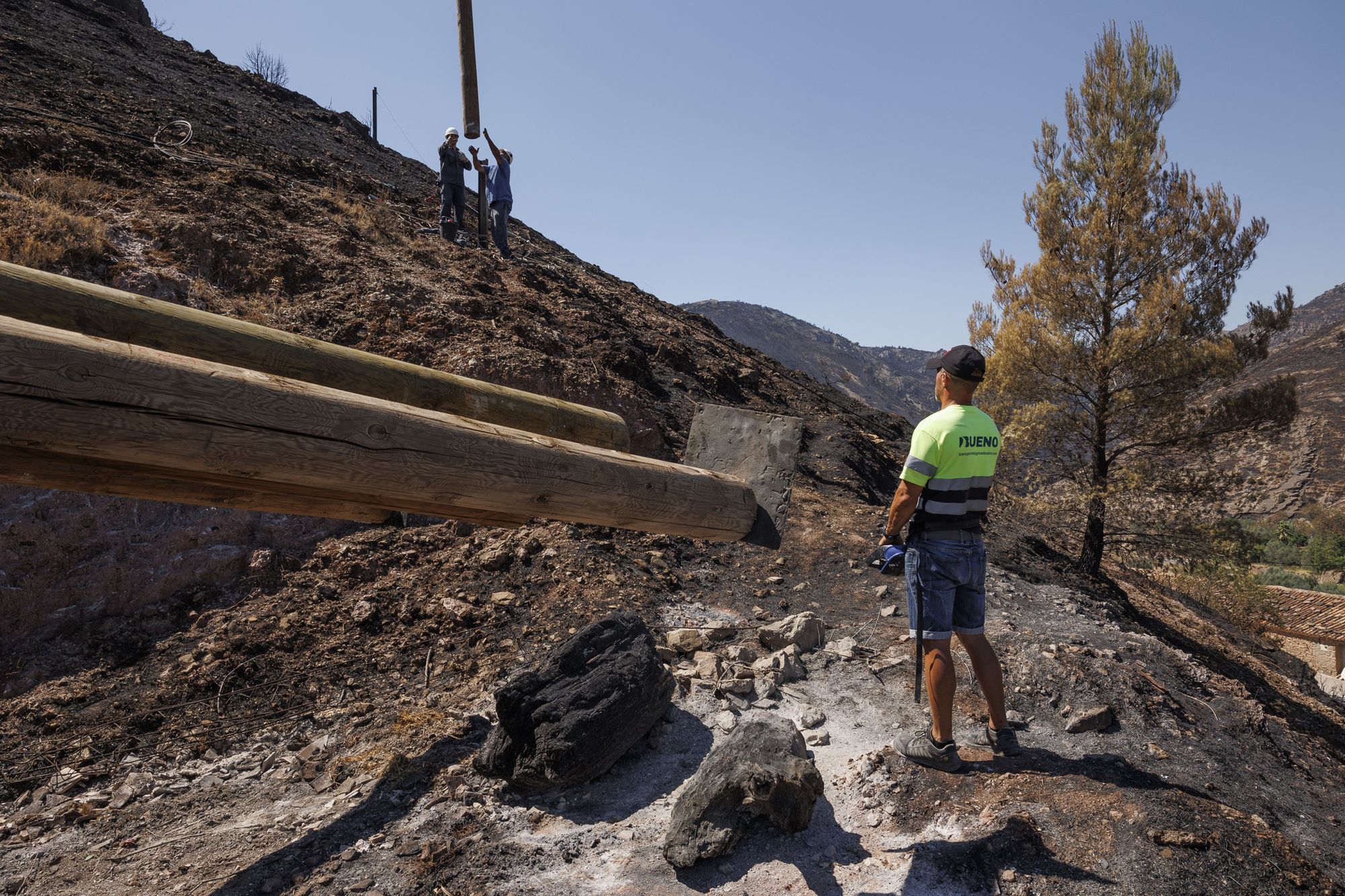 Los vecinos de Bejís vuelven a sus casas tras el paso de las llamas