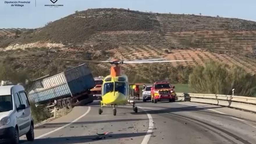 Accidente de tráfico múltiuple en la A-357 en Ardales.