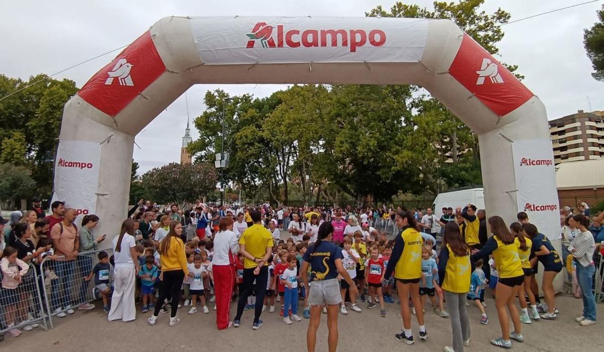 Con la carrera se han recaudado más de 3.800 euros destinados a la Fundación Down | ALCAMPO