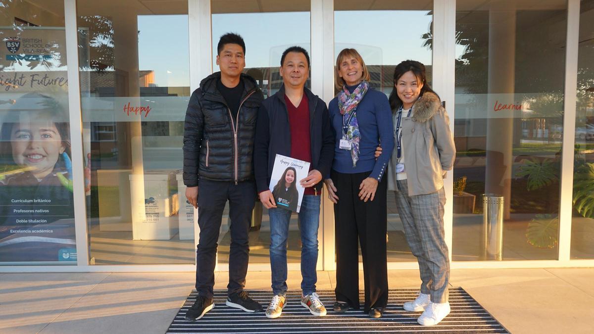 Rhian Cross, directora de BSVR, y Boyong Dong, presidente de la Asociación Cultural China en Castellón renovaron el convenio de colaboración entre ambas entidades el pasado mes de enero.