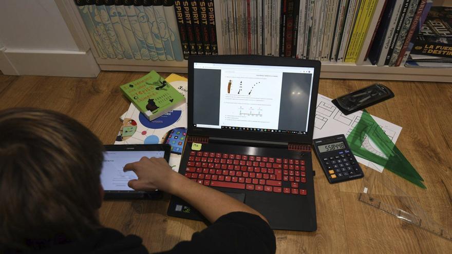 Siete de cada diez menores de 15 años de Pontevedra acceden a internet con un móvil