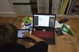 Siete de cada diez menores de 15 años de Pontevedra acceden a internet con un móvil