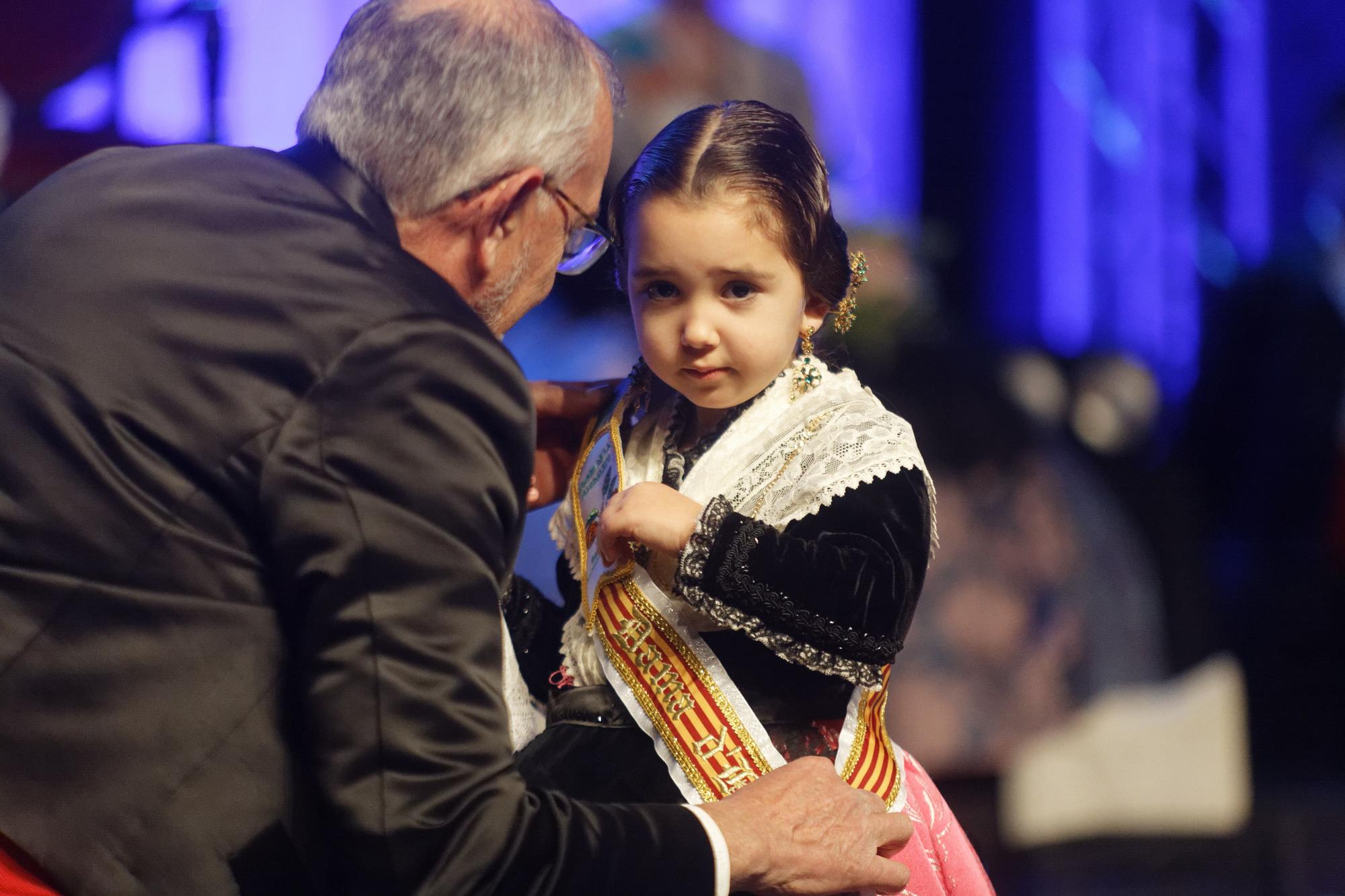 Diana y Lidón suben al trono de Brancal de la Ciutat al son de música y tradición