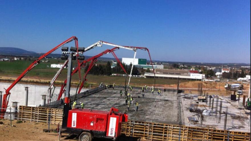 Imagen de los trabajos de construcción de la plataforma de 400 metros.