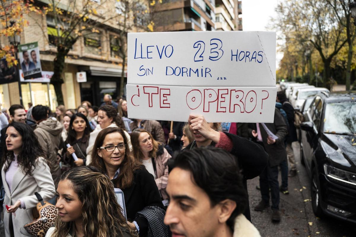 Fotogalería | Los médicos extremeños se manifiestan contra el Estatuto Marco del Ministerio de Sanidad