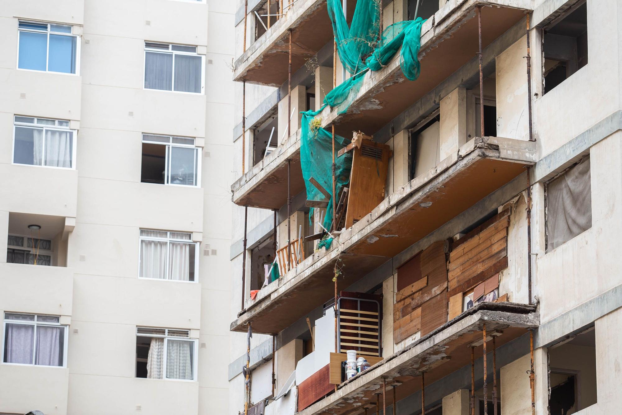 Okupas y basura en el edificio Iders