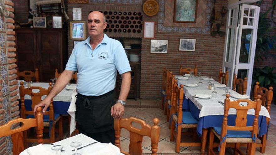 Miguel Cerdán, en el interior de su establecimiento ubicado en Torremolinos.