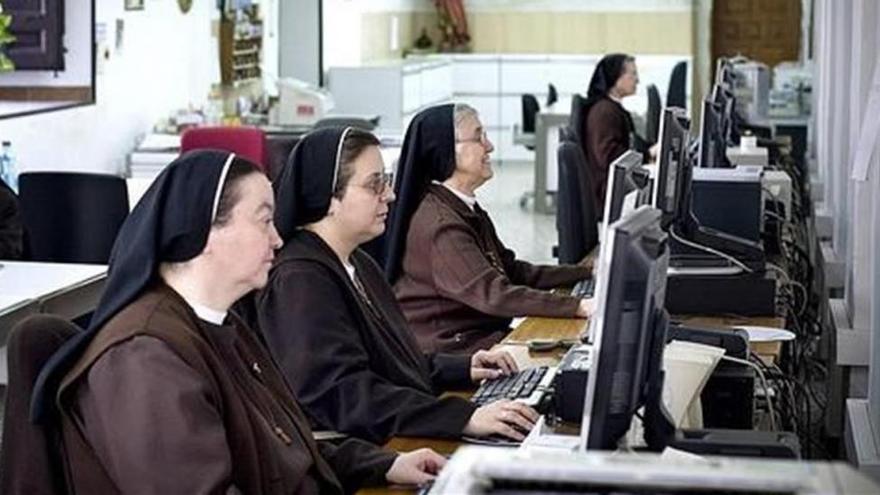 El Papa pide a las monjas que no abusen de las redes sociales