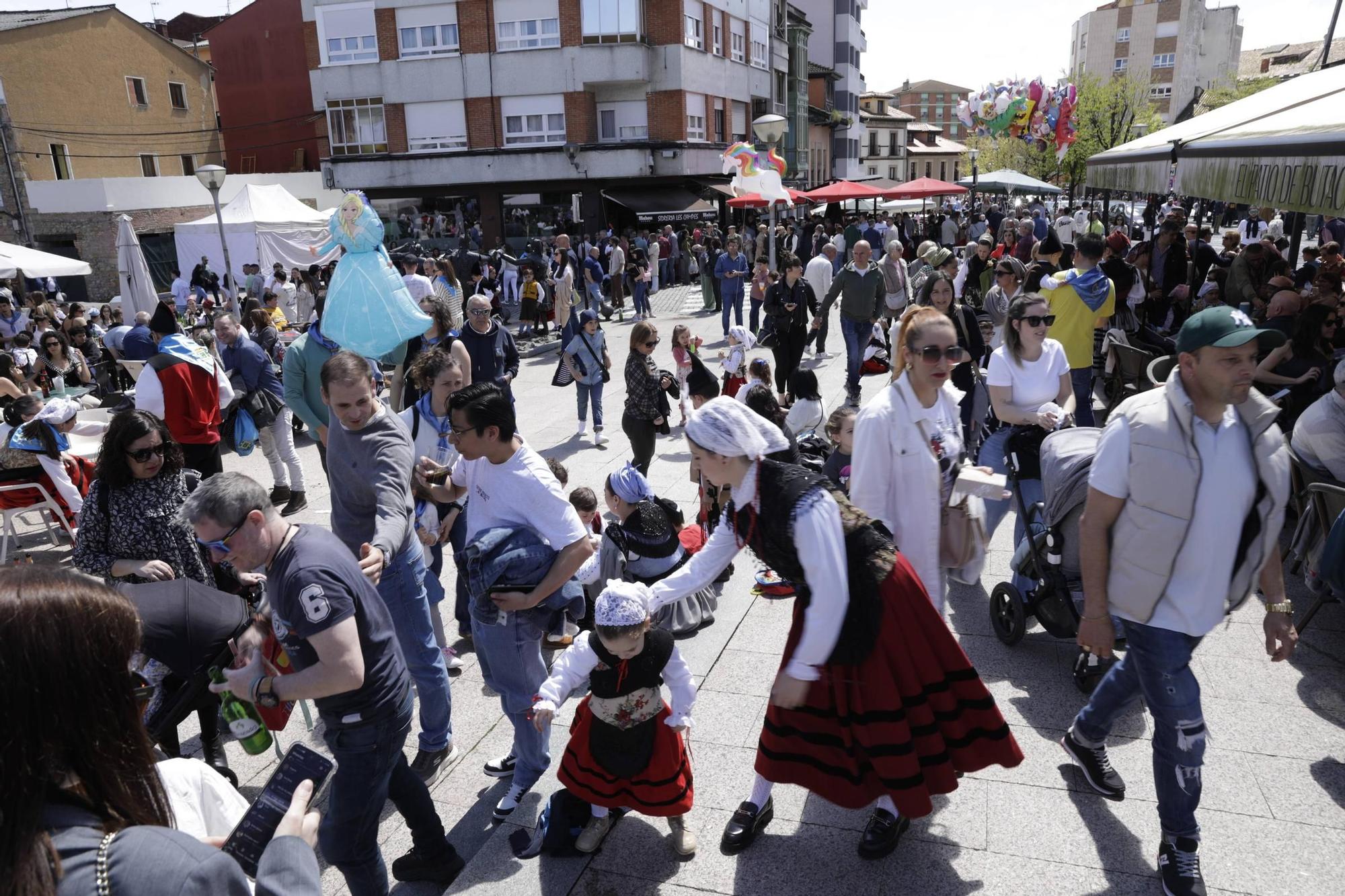 Los Güevos Pintos de la Pola, en imágenes