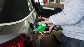 Cómo evitar que te estafen cuando vas a llenar el depósito del coche