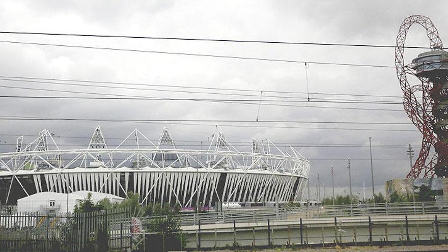 El estadio olímpico en un dia lluvioso en Londres