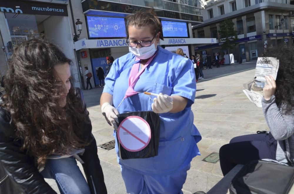 Flashmob antitabaco del centro de formación Nebrija Torre de Hércules