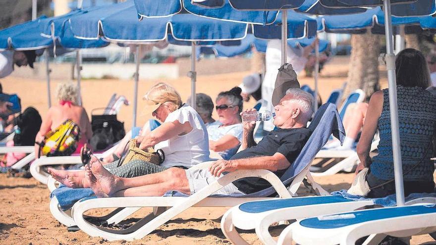 Ni la lluvia ni los precios 'de susto' logran frenar a los turistas en Semana Santa