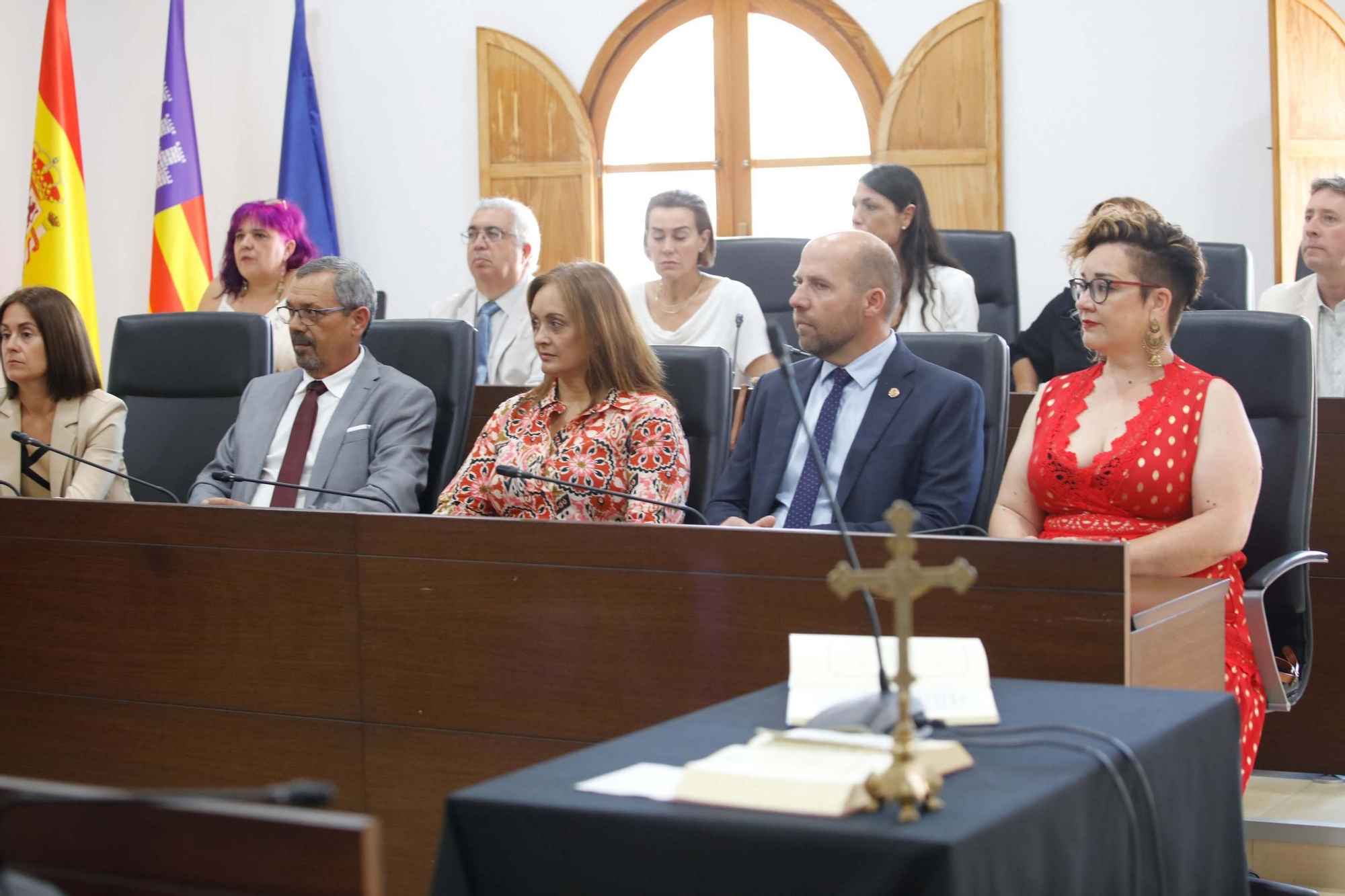 Galería de imágenes de la toma de posesión de Vicent Roig como alcalde de Sant Josep