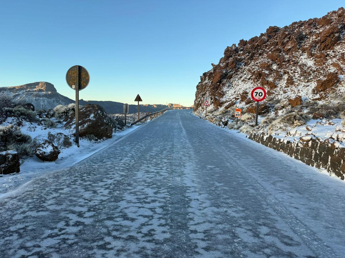 Así amaneció el Teide tras el paso de la borrasca Regina por Tenerife