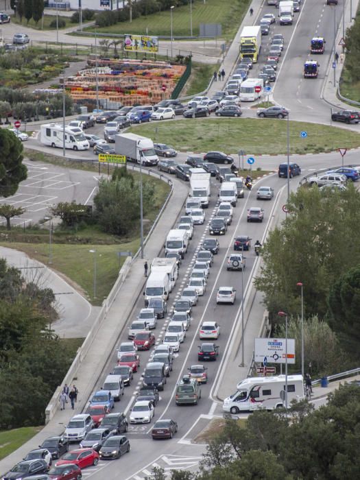 Una acció del Tsunami Democràtic talla l'AP-7 a la Jonquera