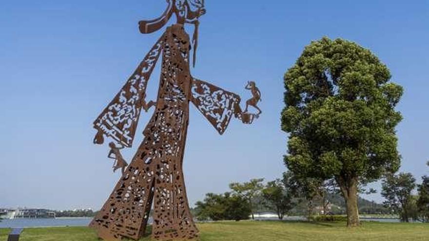 Una escultura de Shu Xingchuan, uno de los artistas que participarán en el encuentro con Herminio en La Caridad.