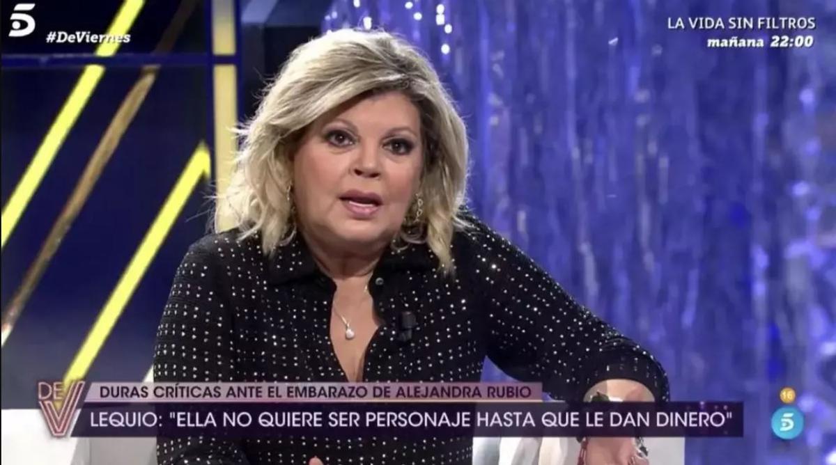 Expertos en Sanidad claman contra Terelu Campos por lo que dice de su hija: "No es mejor fumar"