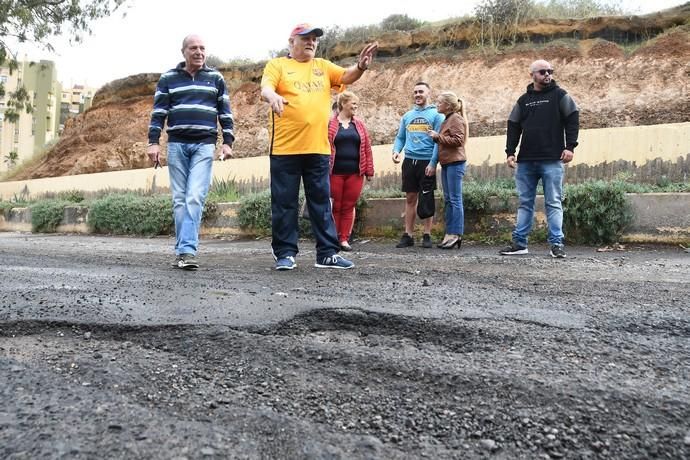 16/02/2019 TELDE. Escape de aguas residuales en Jinamar y mal estado de carreteras y edificios.   Fotografa: YAIZA SOCORRO.