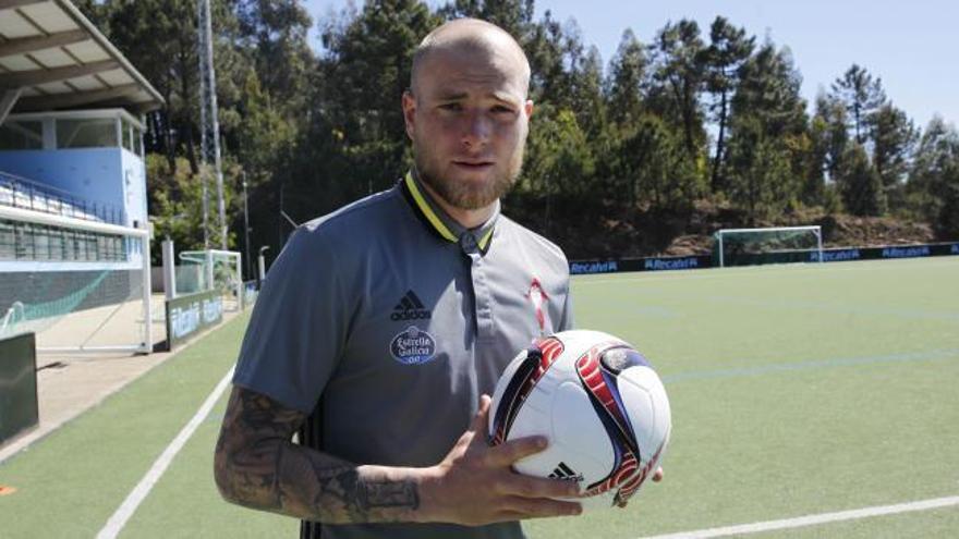 John Guidetti: "La presión la tiene el Manchester, para nosotros es una fiesta"