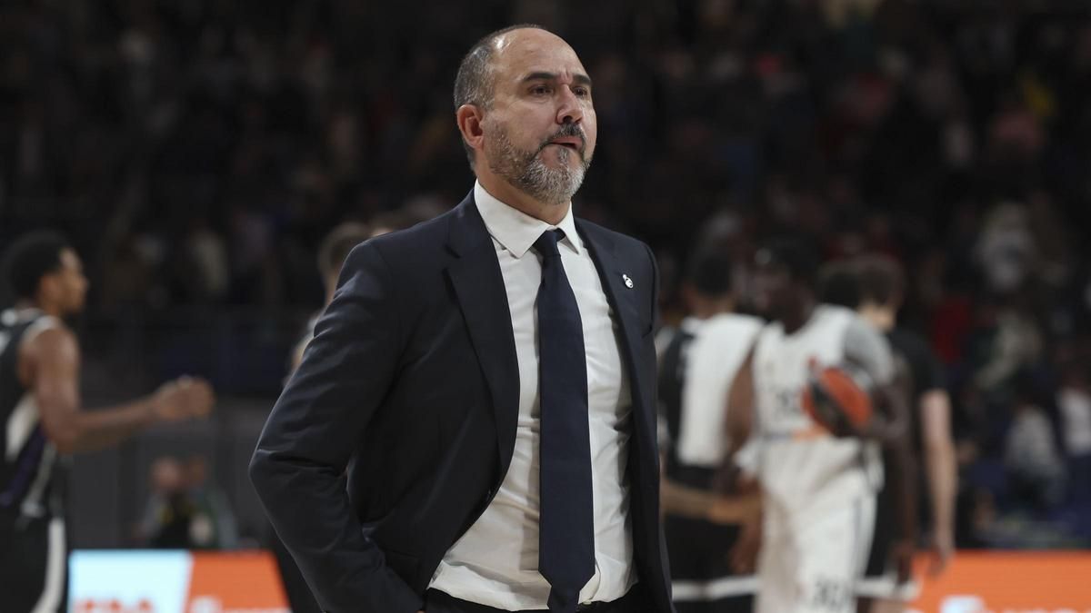 El entrenador del Real Madrid, Chus Mateo.