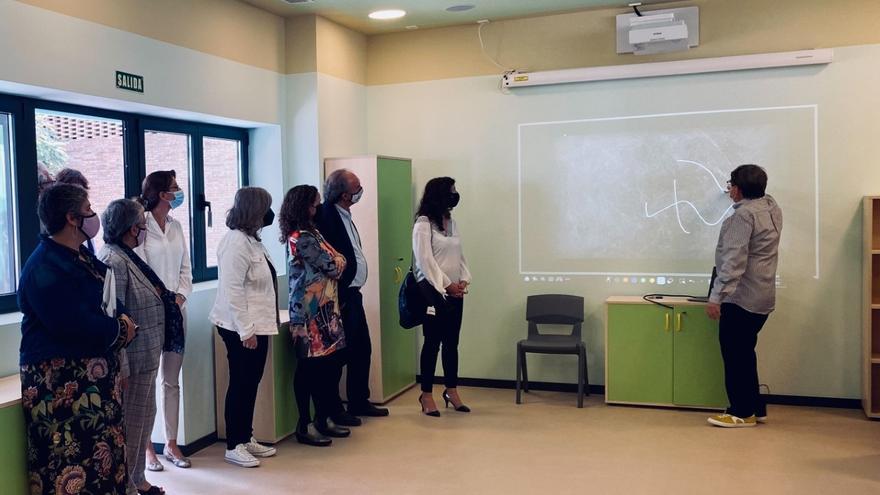 Mater inicia un proyecto para modernizar las aulas del Centro de Educación Especial y reducir la brecha digital