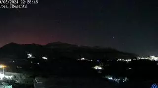 Una aurora boreal se asoma en los cielos de la provincia de Alicante