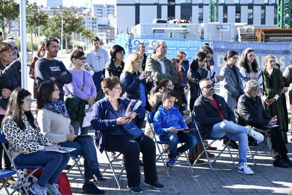 Alumnas del Sánchez Cantón representan a las homenajeadas.  | // R.V.