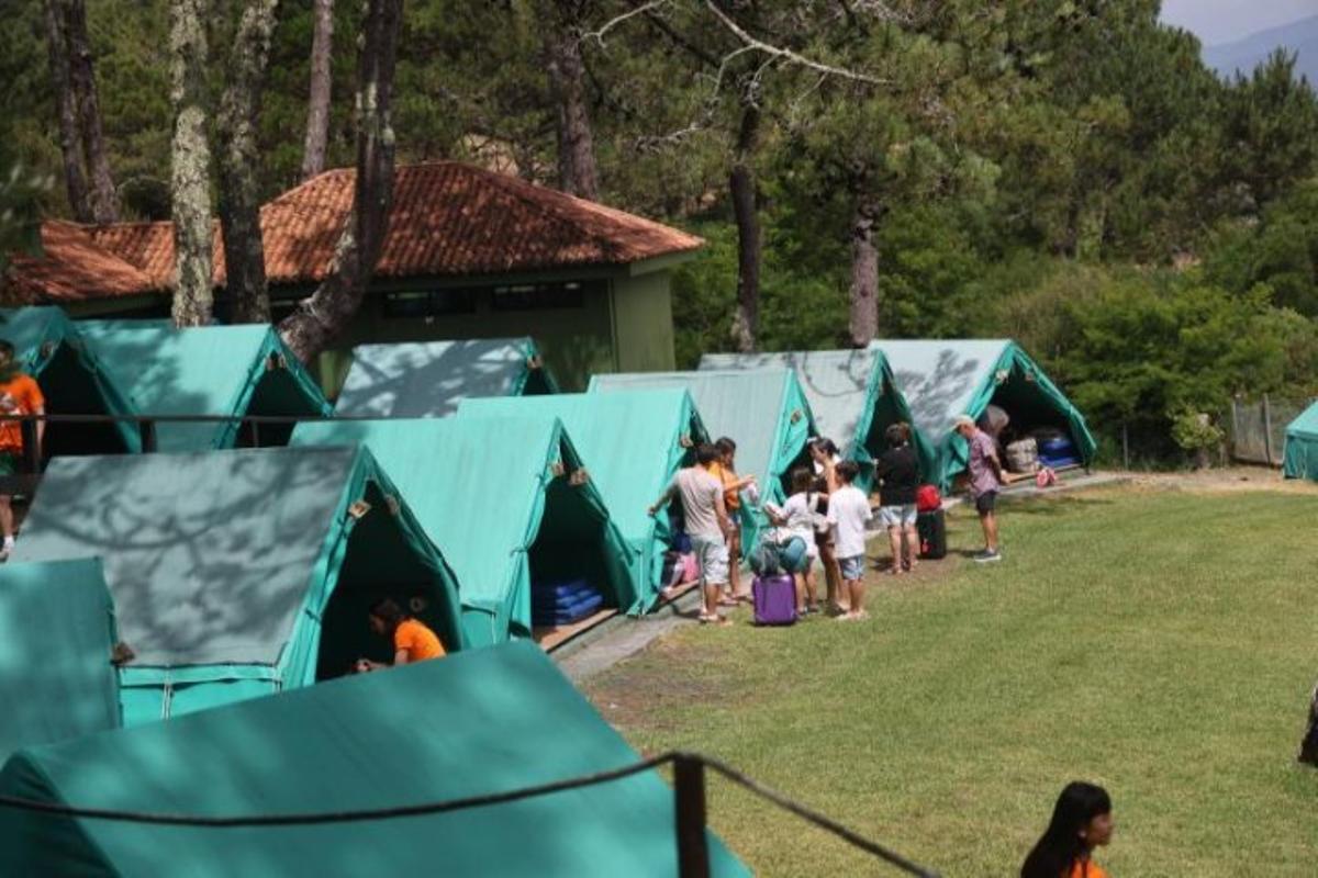 Los primeros 140 niños del campamento de A Lanzada 2026 ya duermen en O Grove.