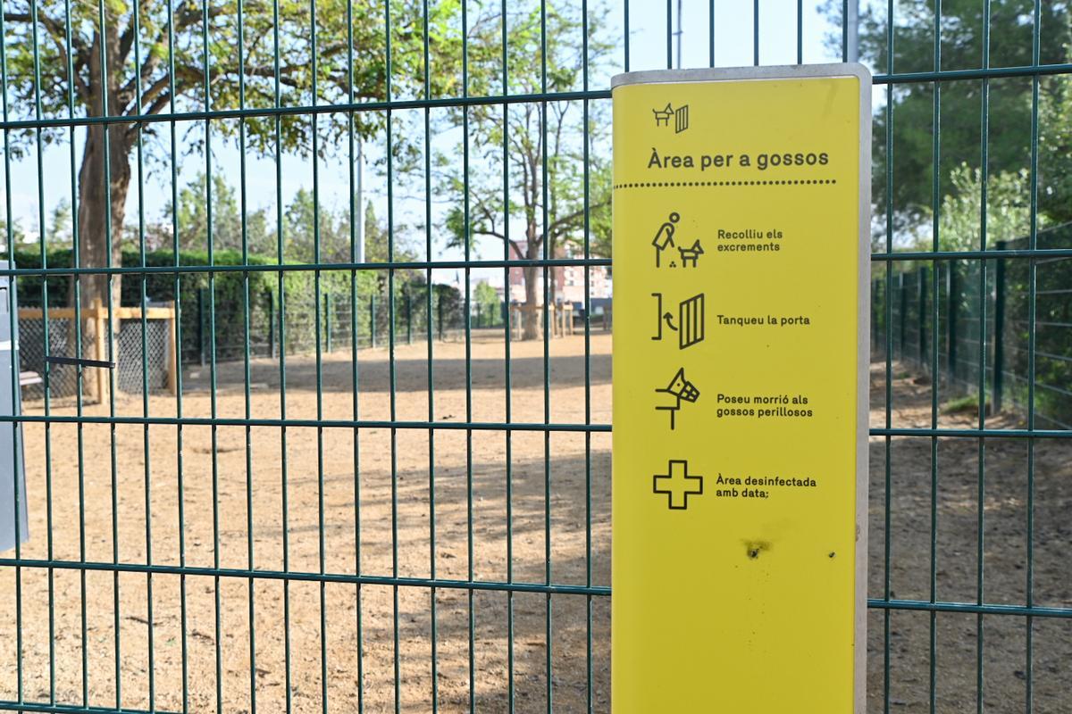 Área para perros en el parque del Turó de Cerdanyola del Vallès
