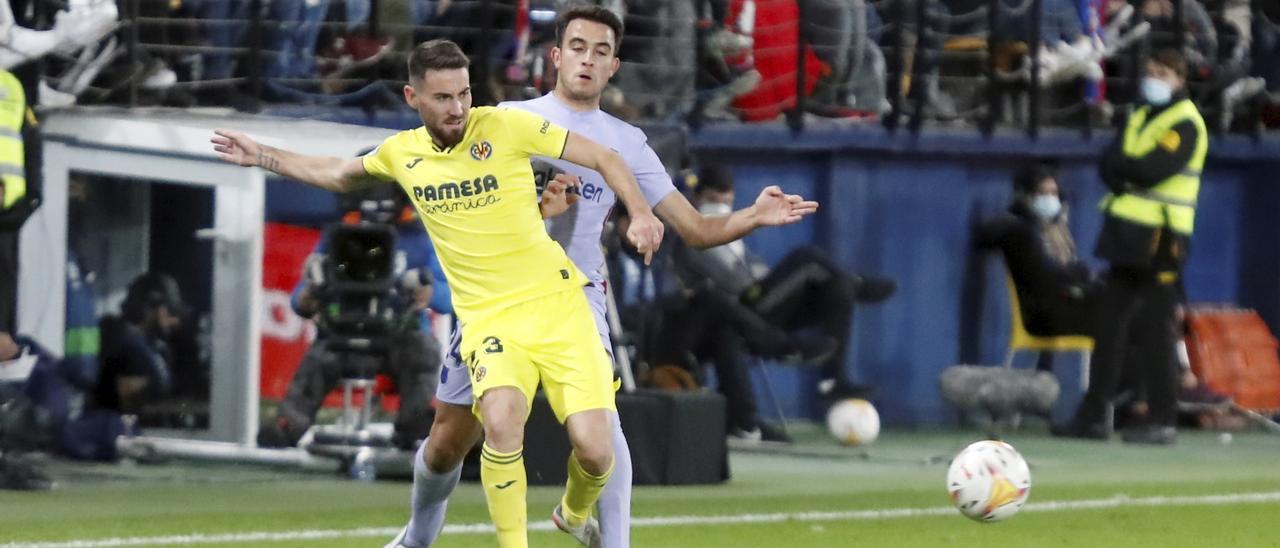 Moi Gómez fue titular en el Villarreal ante el Barcelona.