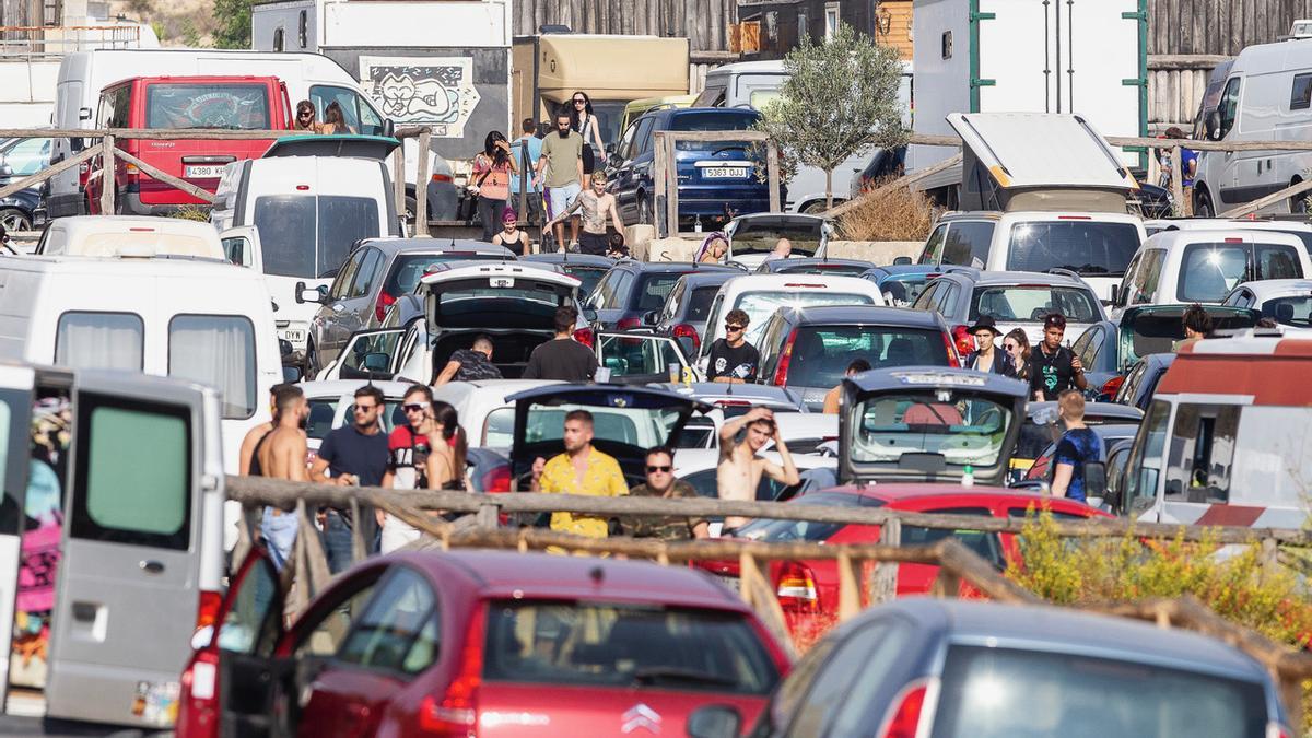 Gran despliegue policial por una fiesta ilegal con más de 1.000 personas en El Campello