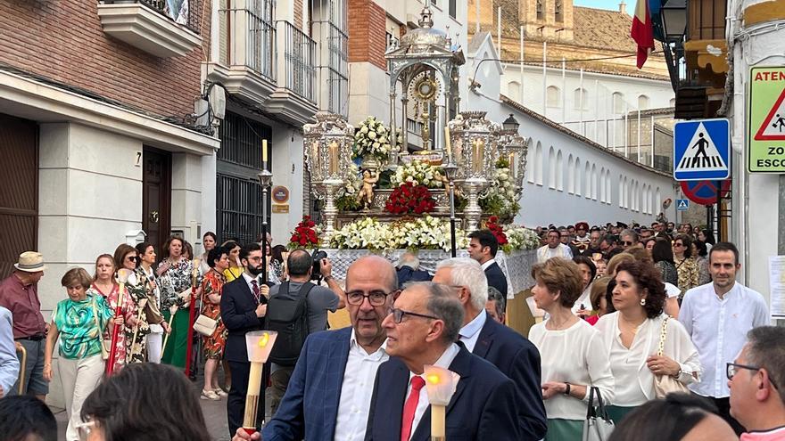 Luminosa jornada de Corpus Christi en los pueblos de Córdoba